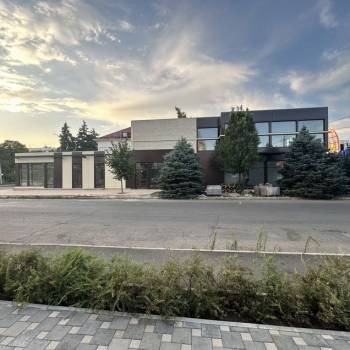 Продается Нежилое помещение, 473 м²