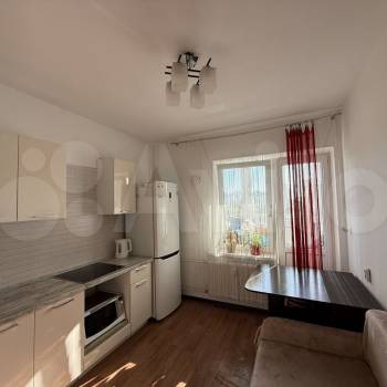 Продается 1-комнатная квартира, 37 м²