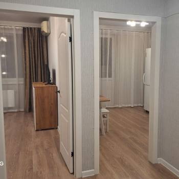 Сдается 1-комнатная квартира, 42 м²