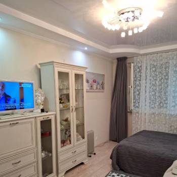 Продается 1-комнатная квартира, 43 м²