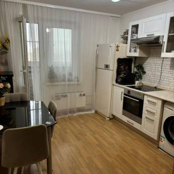 Продается 2-х комнатная квартира, 60 м²