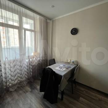 Сдается 1-комнатная квартира, 40 м²