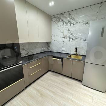 Продается 1-комнатная квартира, 45 м²