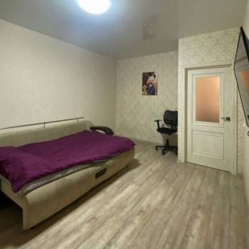 Продается 1-комнатная квартира, 42 м²