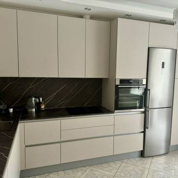 Продается 1-комнатная квартира, 50,7 м²