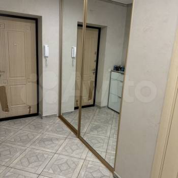 Продается 1-комнатная квартира, 50,7 м²