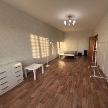 Продается 1-комнатная квартира, 52 м²