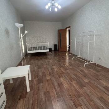 Продается 1-комнатная квартира, 52 м²