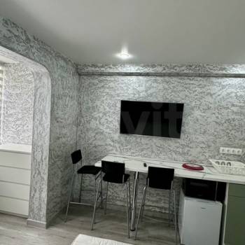 Продается Многокомнатная квартира, 77 м²