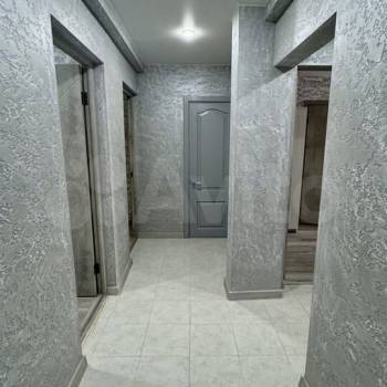 Продается Многокомнатная квартира, 77 м²