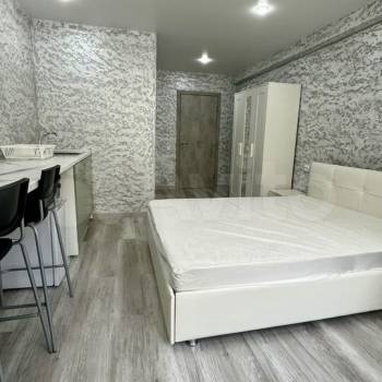 Продается Многокомнатная квартира, 77 м²