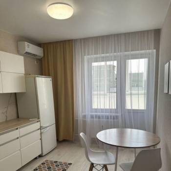 Сдается 1-комнатная квартира, 43 м²