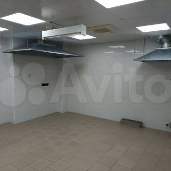 Сдается Нежилое помещение, 200 м²
