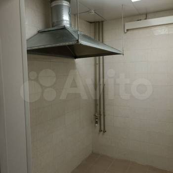 Сдается Нежилое помещение, 200 м²