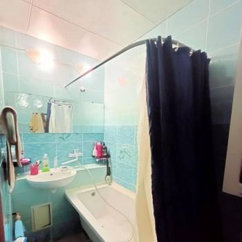 Продается Многокомнатная квартира, 75 м²