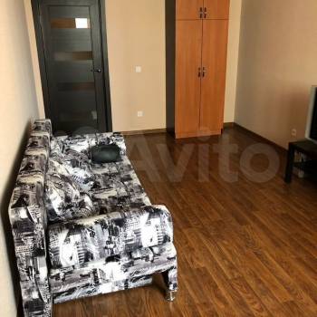 Сдается 1-комнатная квартира, 42 м²