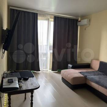 Продается 1-комнатная квартира, 42 м²