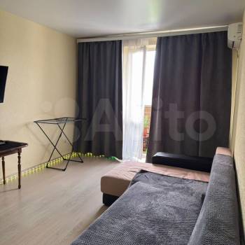 Продается 1-комнатная квартира, 42 м²