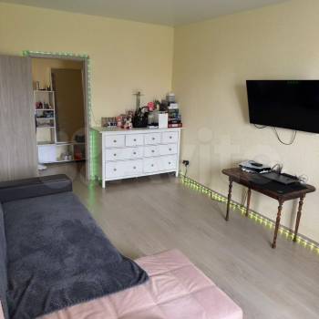 Продается 1-комнатная квартира, 42 м²