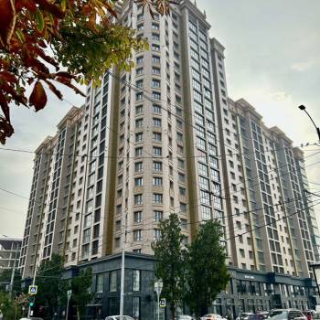 Сдается 1-комнатная квартира, 52 м²