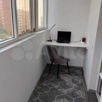 Продается 1-комнатная квартира, 42 м²