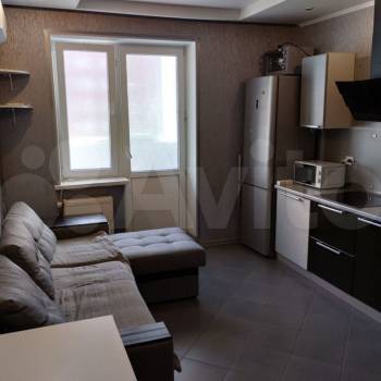 Продается 1-комнатная квартира, 42 м²