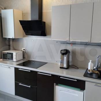 Продается 1-комнатная квартира, 42 м²