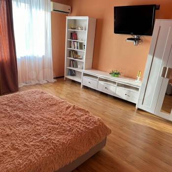 Продается 1-комнатная квартира, 48 м²