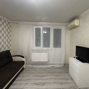 Сдается 1-комнатная квартира, 35 м²