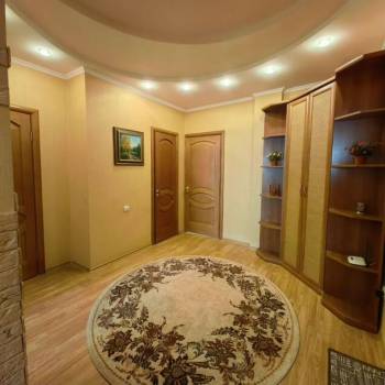 Сдается 2-х комнатная квартира, 75 м²