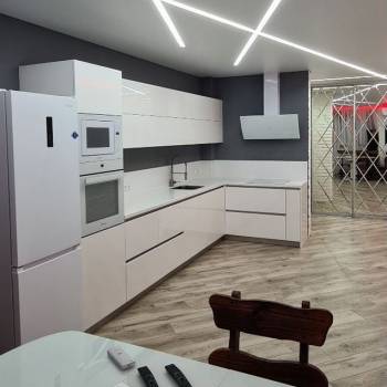 Сдается 2-х комнатная квартира, 75 м²