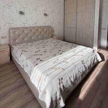 Сдается 2-х комнатная квартира, 76 м²