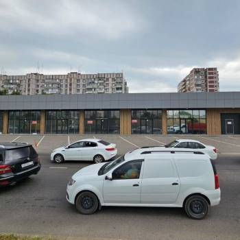 Сдается Торговое помещение, 210 м²