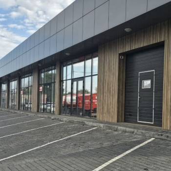 Сдается Торговое помещение, 210 м²