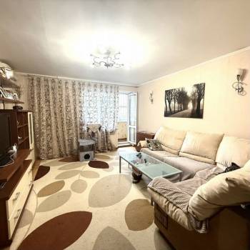 Продается Многокомнатная квартира, 82 м²