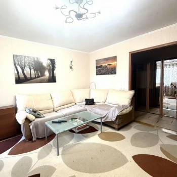 Продается Многокомнатная квартира, 82 м²