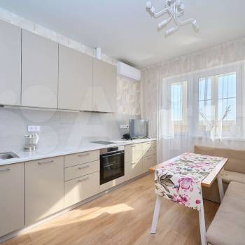 Продается 1-комнатная квартира, 46 м²