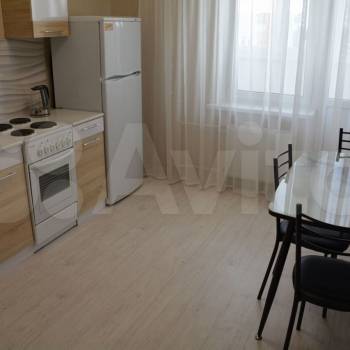 Сдается 1-комнатная квартира, 39 м²