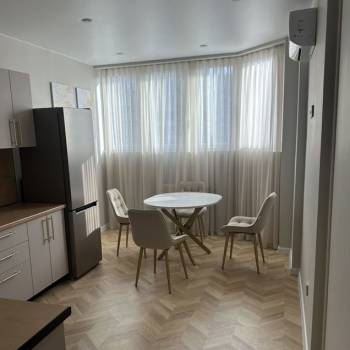 Сдается 1-комнатная квартира, 43 м²