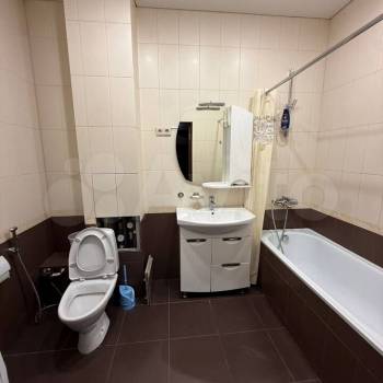 Сдается 2-х комнатная квартира, 77,2 м²