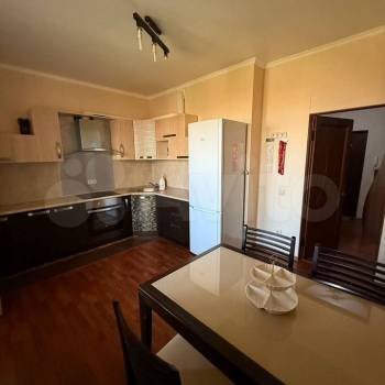 Сдается 2-х комнатная квартира, 77,2 м²