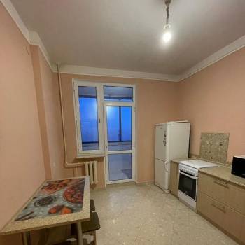 Продается 1-комнатная квартира, 38 м²