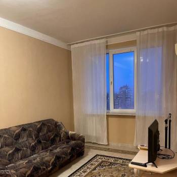 Продается 1-комнатная квартира, 38 м²