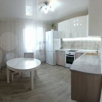 Продается 1-комнатная квартира, 38 м²