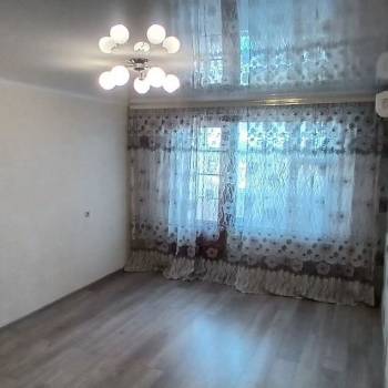 Продается 1-комнатная квартира, 38 м²