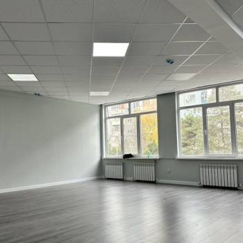 Сдается Нежилое помещение, 170 м²