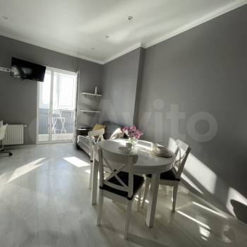 Сдается 1-комнатная квартира, 56 м²