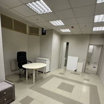 Продается Нежилое помещение, 135 м²