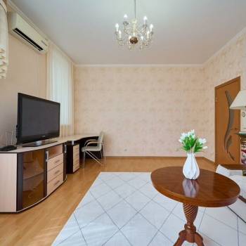 Сдается 2-х комнатная квартира, 90 м²