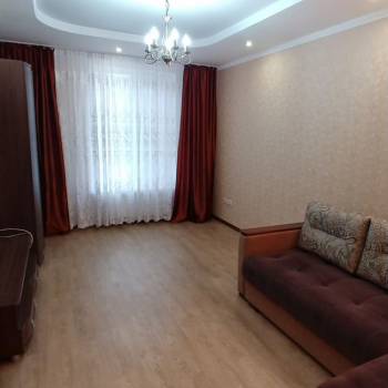 Сдается 1-комнатная квартира, 49 м²